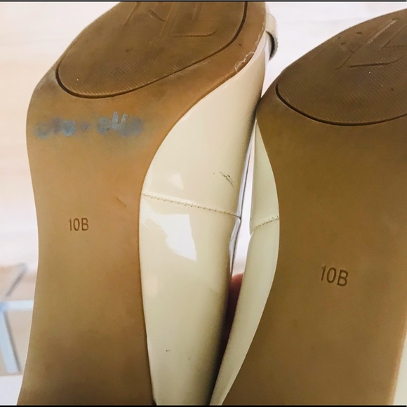 Beige Ralph Lauren patent leather heels - Picture 8 of 12